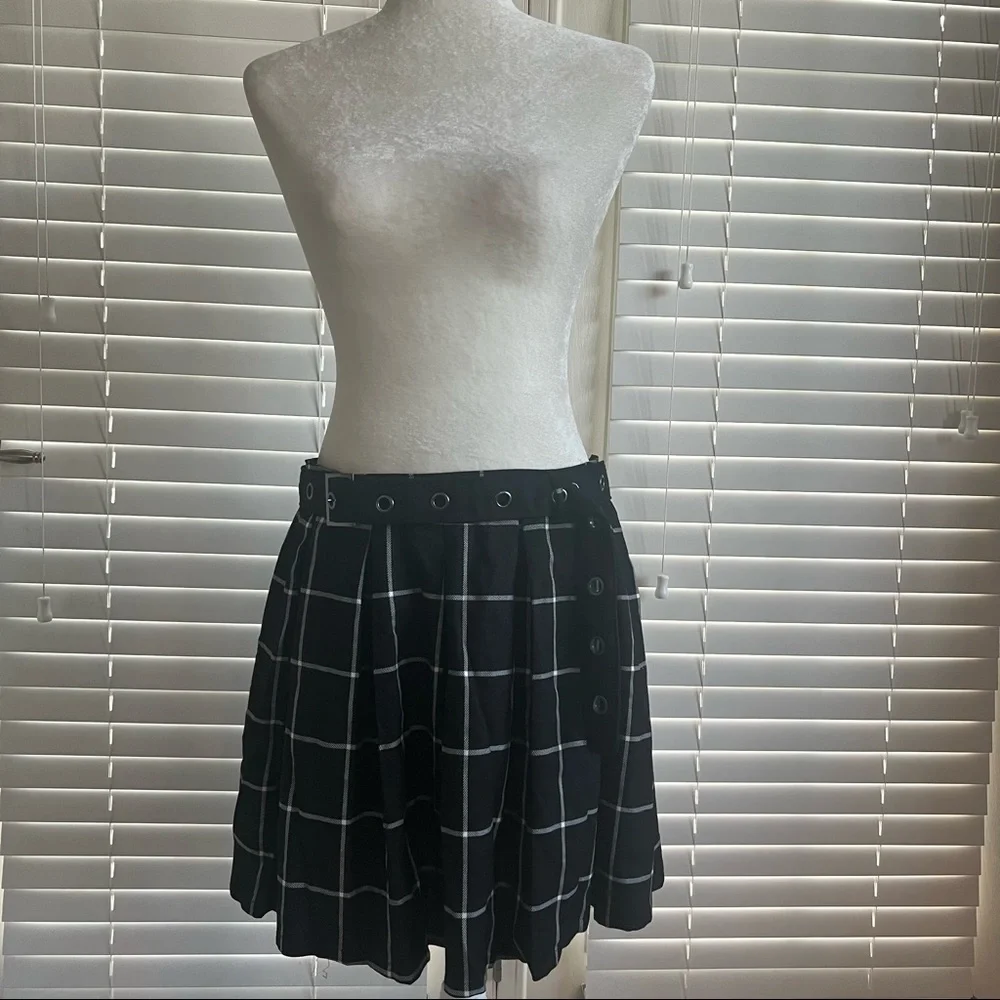 Hot Topic Sz Large Pleated Plaid Black White Skater School Skirt Belted Waist
